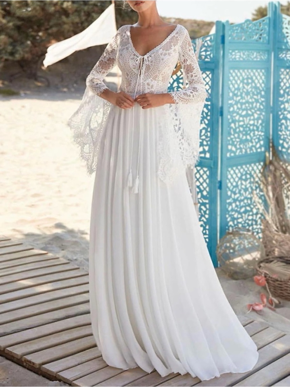 NWOT Boho Lace Bell Sleeve Bridal Gown in Ivory